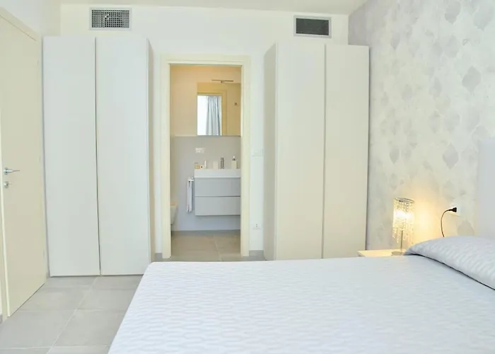 Salt Air And Soft Light Flat In Sunny Apartament