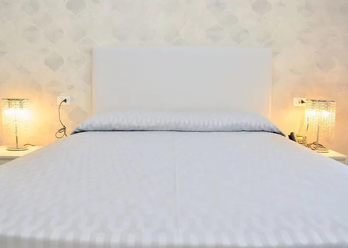 Salt Air And Soft Light Flat In Sunny Apartmán