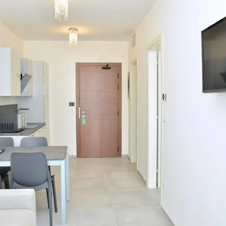 Salt Air And Soft Light Flat In Sunny Апартаменты Бибионе